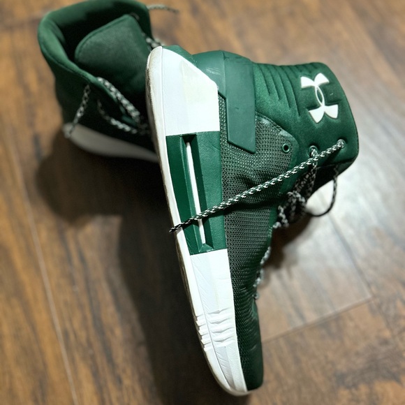 Green Under Armour High Top Basketball shoes - Picture 1 of 4
